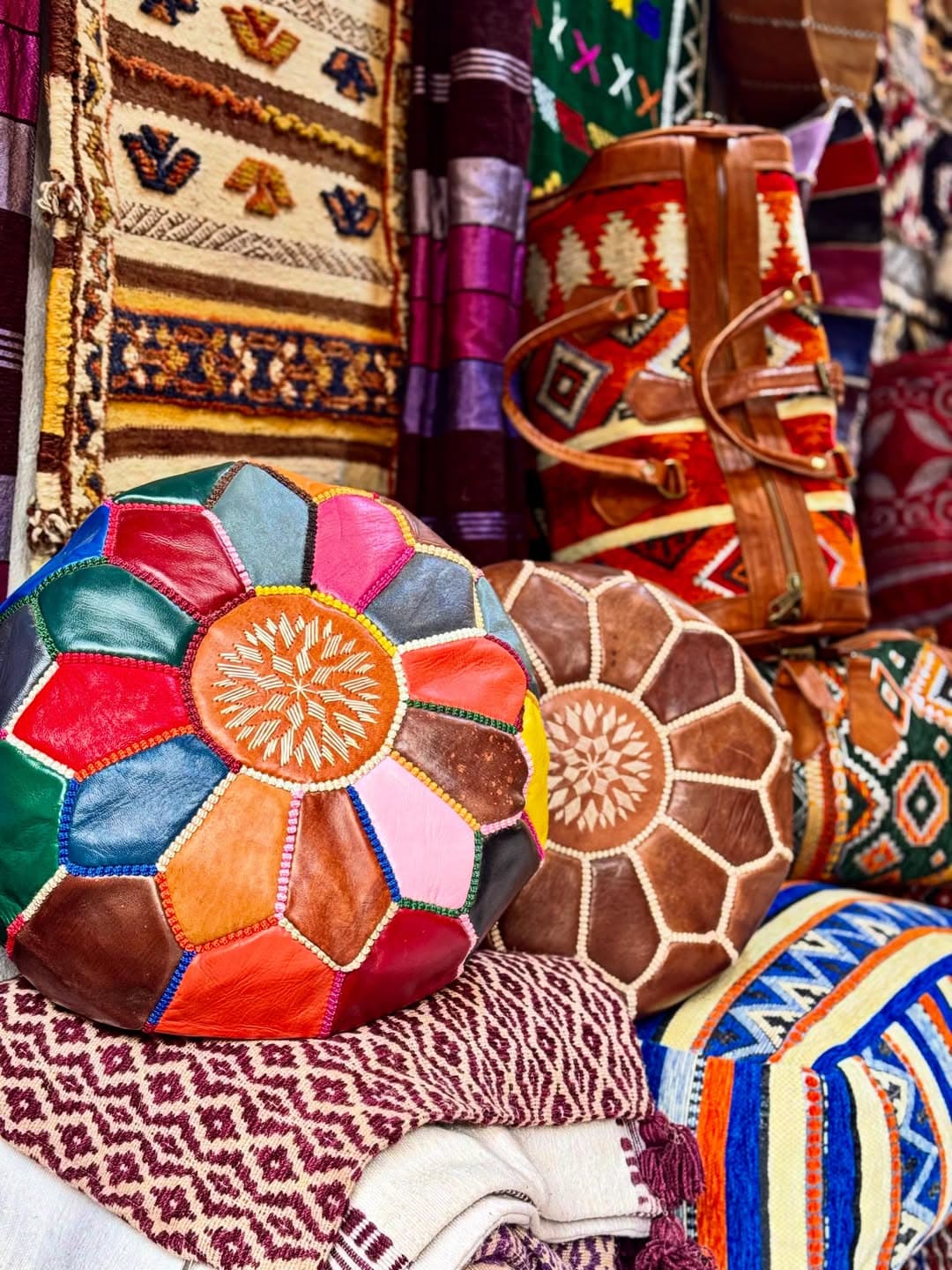 Rugs & Poufs